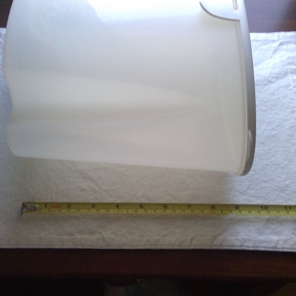 Tupperware Cereal Container - Picture 7 of 8